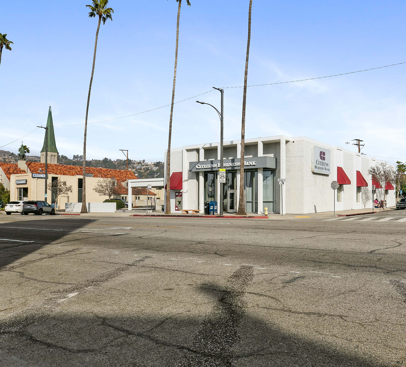 1000 – 1010 NORTH BRAND BOULEVARD